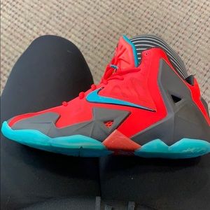 Nike lebron 11